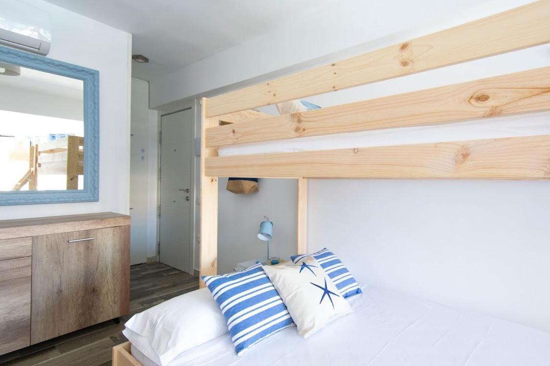 Apartbeach La Brisa Y Frente Playa La Pineda Eksteriør bilde